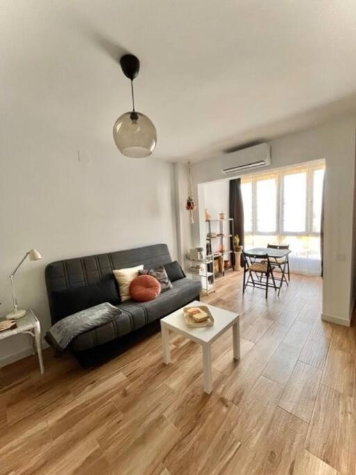 Acogedor Estudio 650 M De Playa Фуэнхирола Экстерьер фото