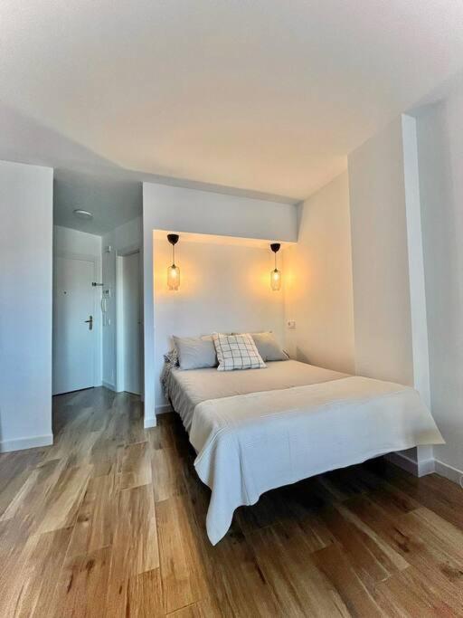 Acogedor Estudio 650 M De Playa Фуэнхирола Экстерьер фото